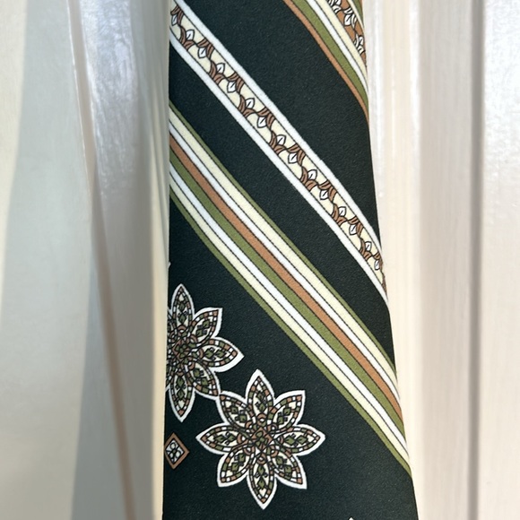 Cortefiel Green 70s Vibe Tie - Picture 4 of 8